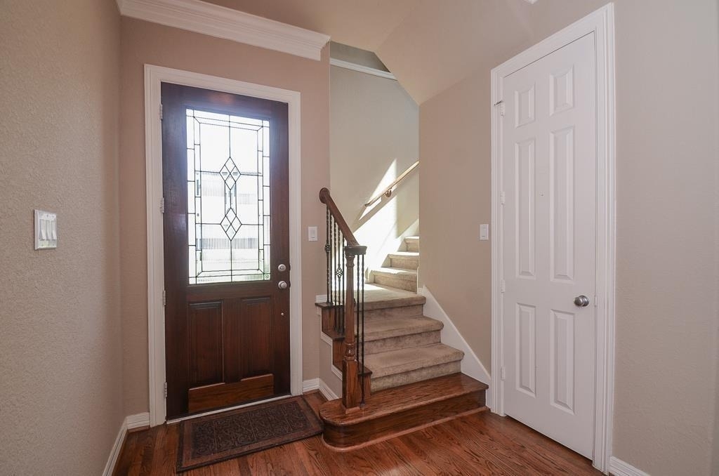 3042 Royal Oaks Crs - Photo 2