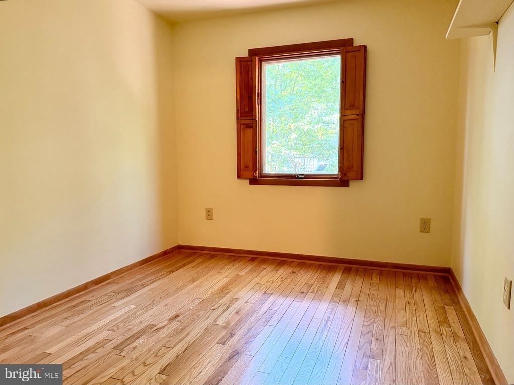 18587 Sylvan Dr - Photo 10