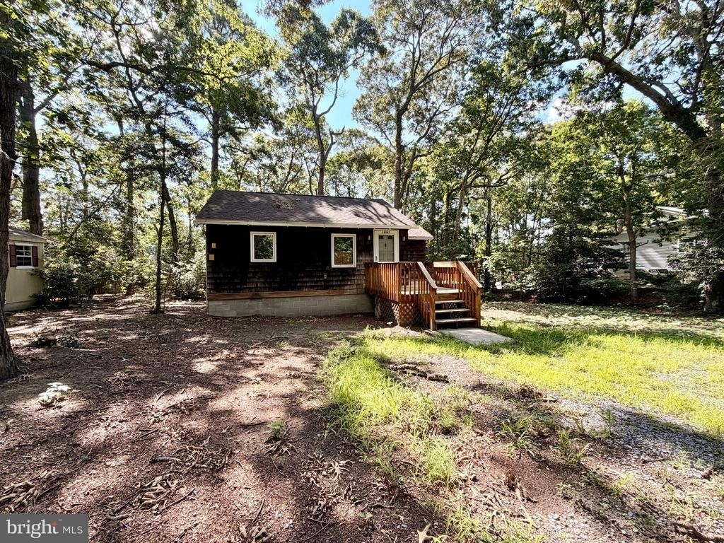 18587 Sylvan Dr - Photo 0