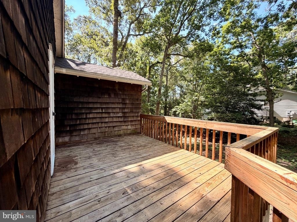18587 Sylvan Dr - Photo 2