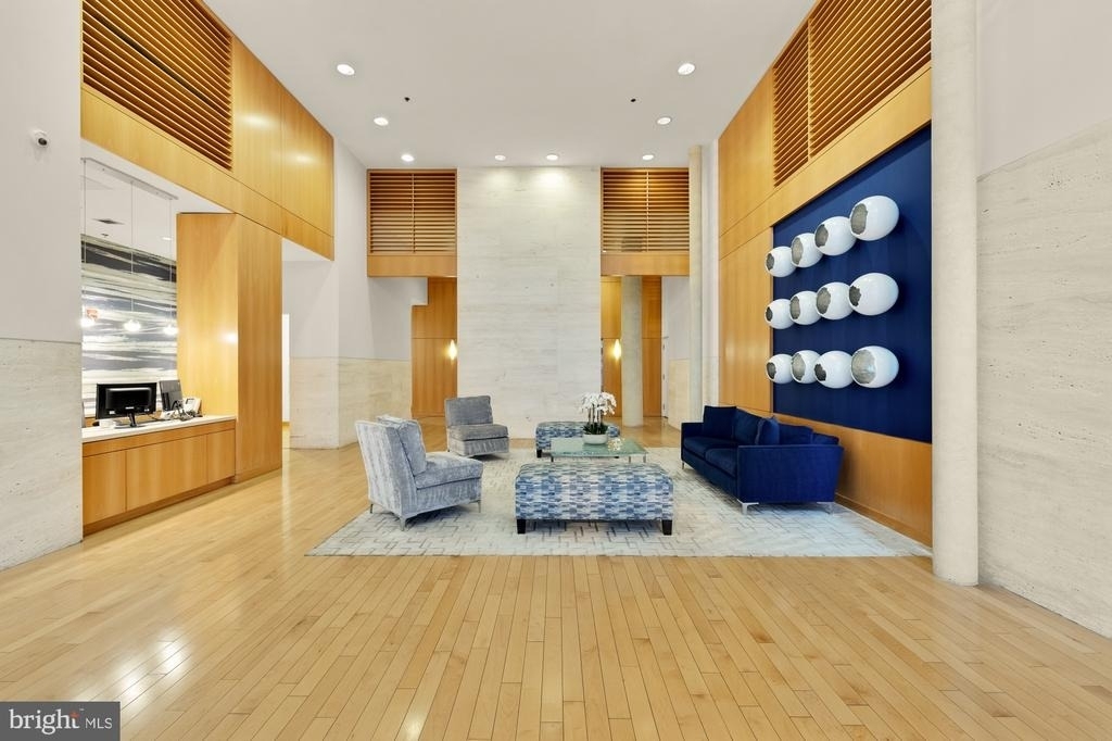 675 E St Nw - Photo 1