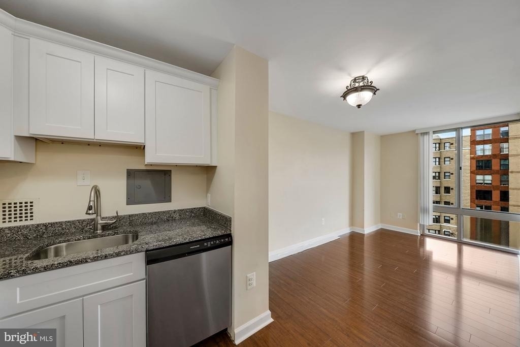 950 Nw 25th Street Nw - Photo 2