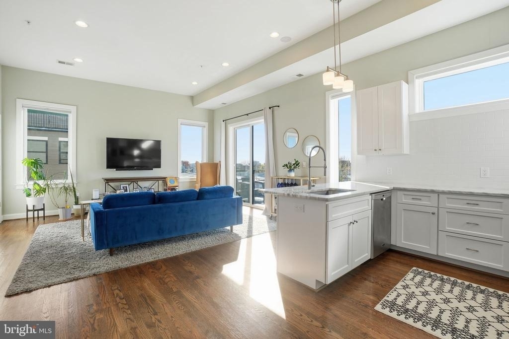 3222 Warder Street Nw - Photo 4
