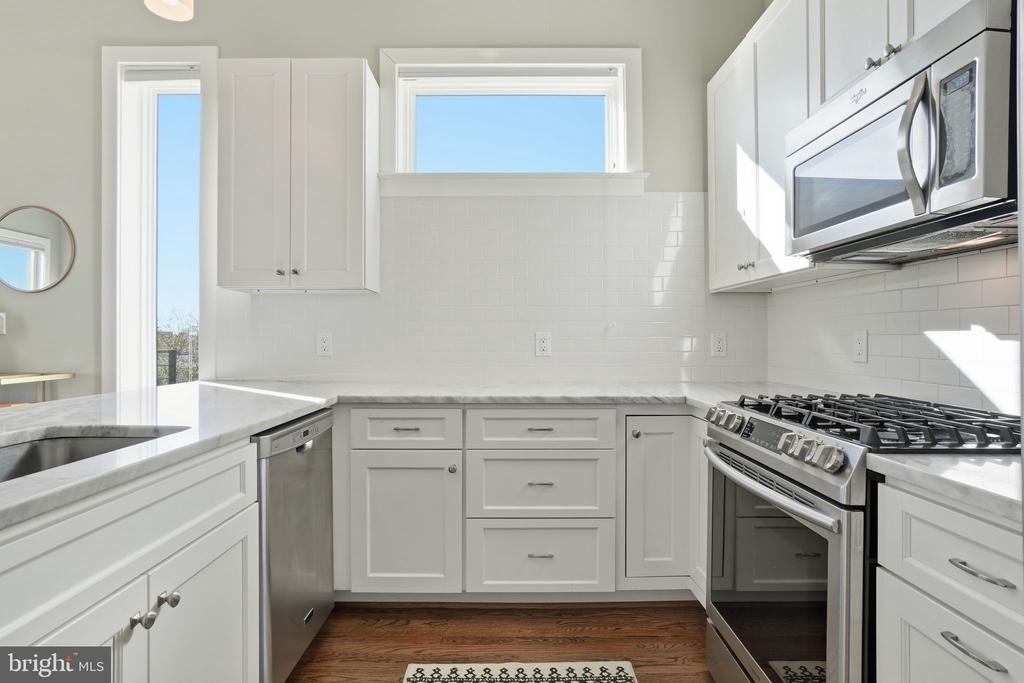 3222 Warder Street Nw - Photo 3