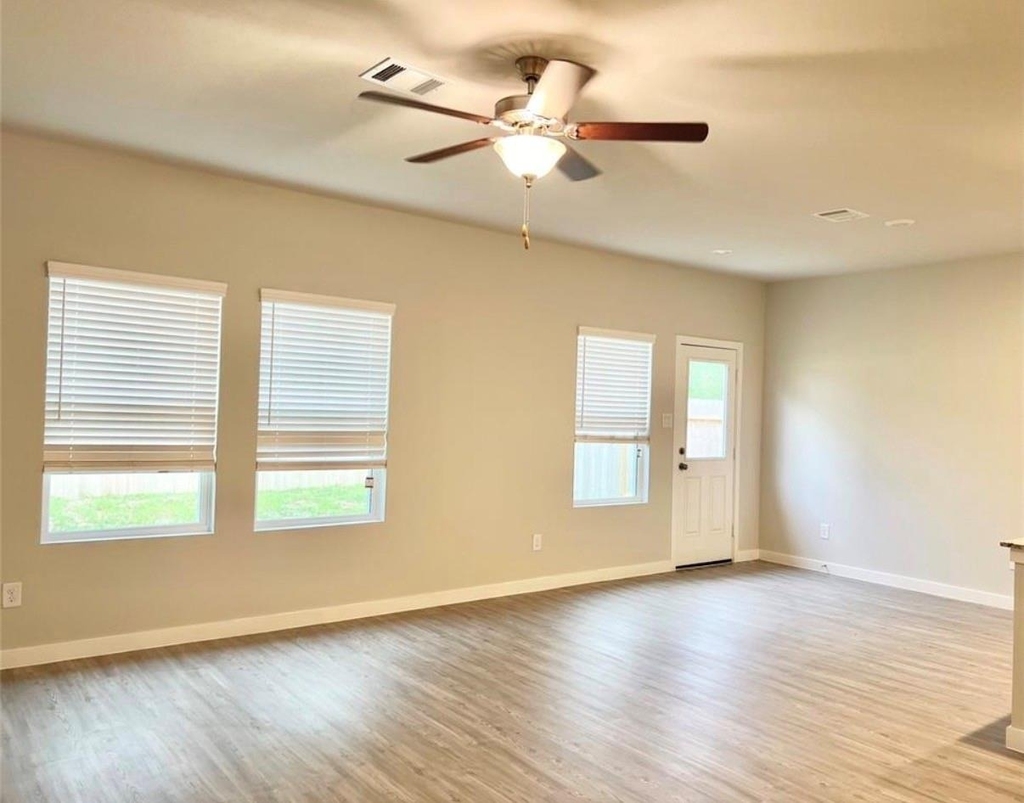 812 Westpointe Drive - Photo 4