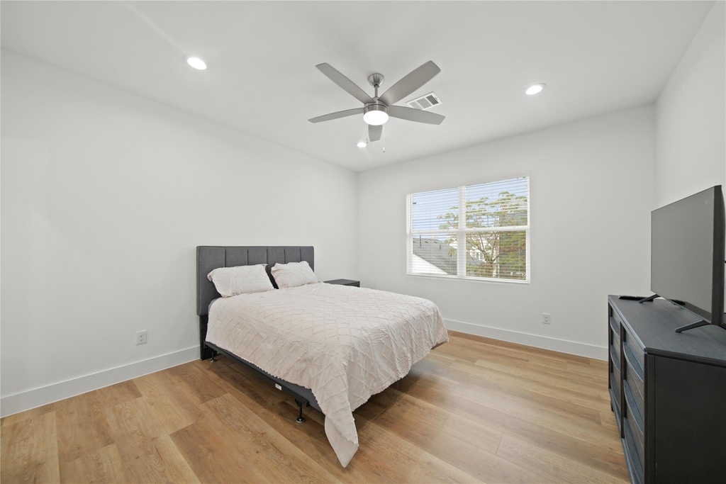 2510 Gray Street - Photo 11