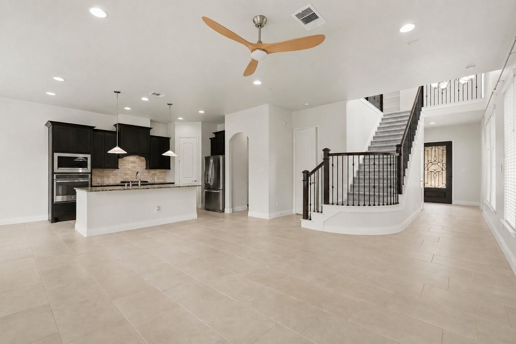 9527 Scanlan Heights Lane - Photo 32