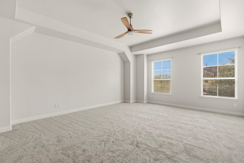 9527 Scanlan Heights Lane - Photo 15