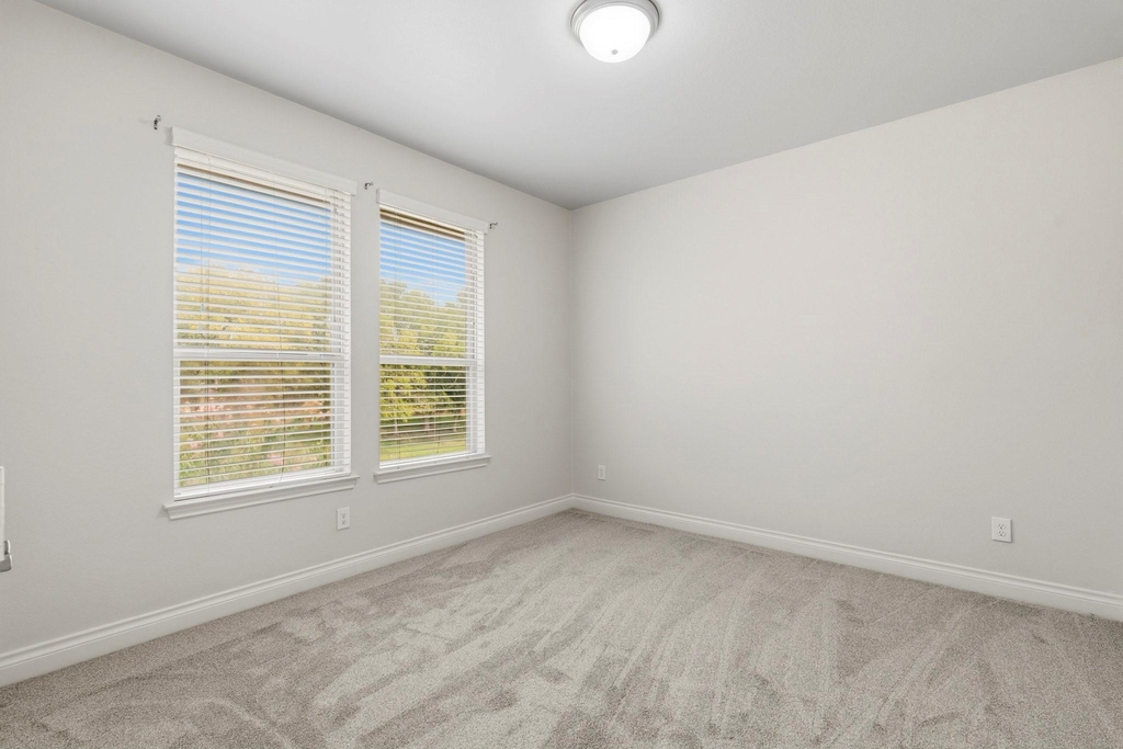 9527 Scanlan Heights Lane - Photo 23