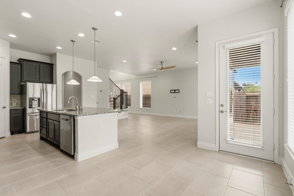 9527 Scanlan Heights Lane - Photo 9