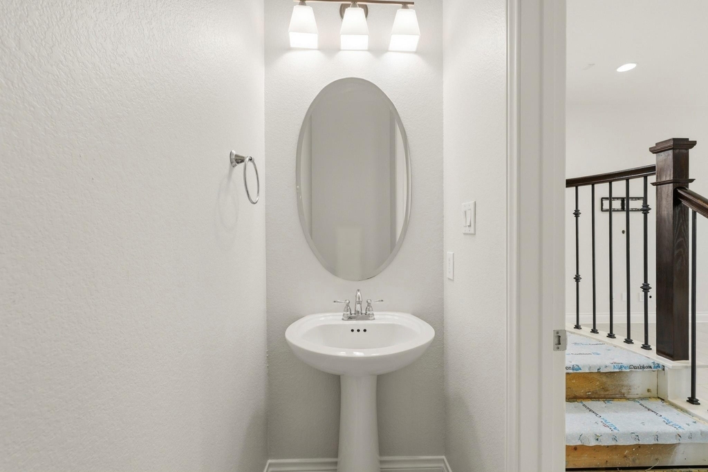 9527 Scanlan Heights Lane - Photo 12