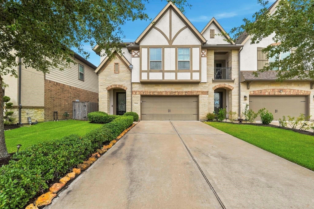9527 Scanlan Heights Lane - Photo 0