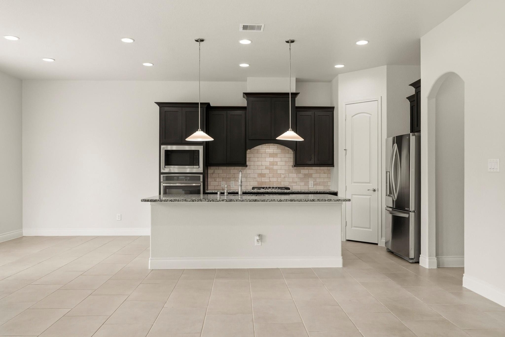 9527 Scanlan Heights Lane - Photo 4