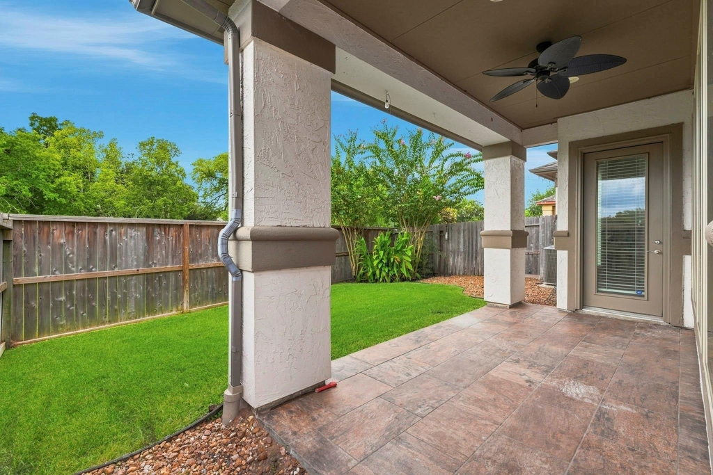 9527 Scanlan Heights Lane - Photo 29