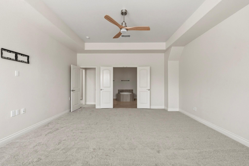 9527 Scanlan Heights Lane - Photo 17