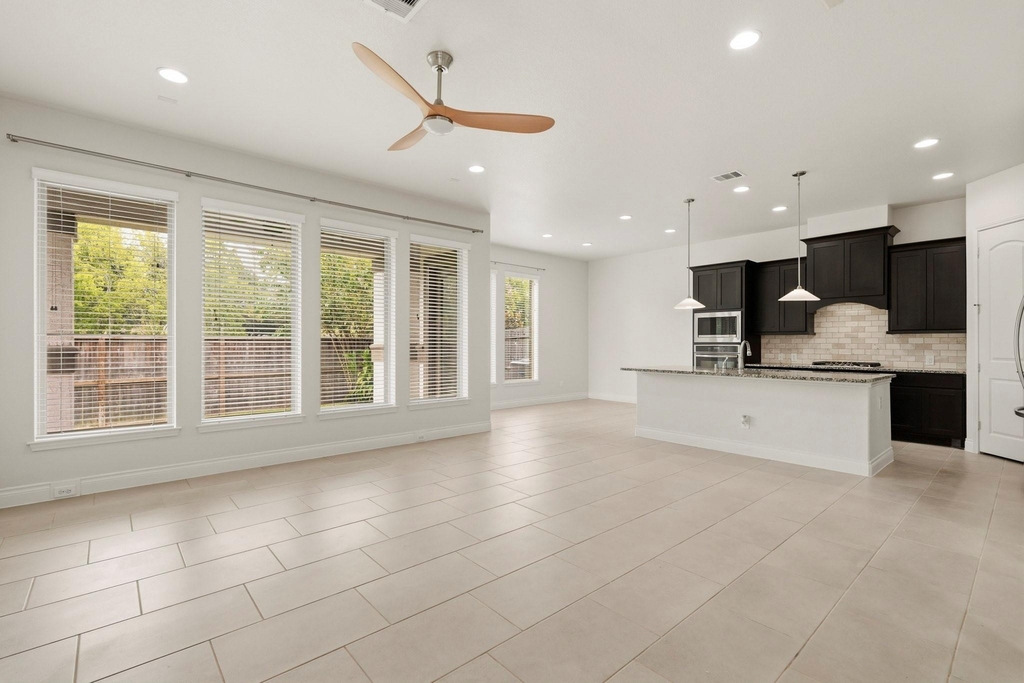 9527 Scanlan Heights Lane - Photo 3
