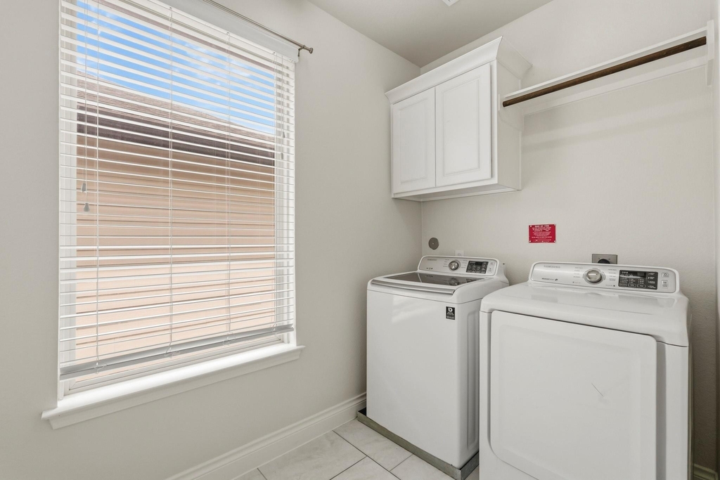 9527 Scanlan Heights Lane - Photo 26