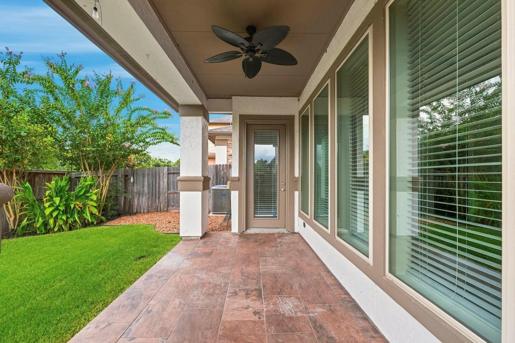 9527 Scanlan Heights Lane - Photo 28