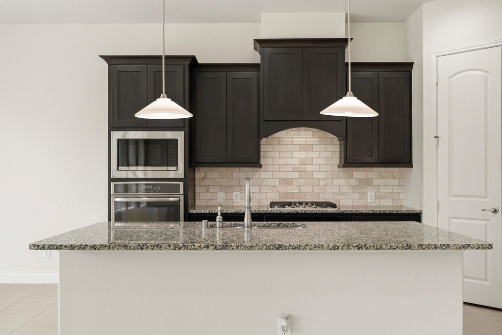 9527 Scanlan Heights Lane - Photo 5