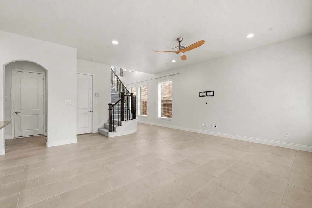 9527 Scanlan Heights Lane - Photo 34