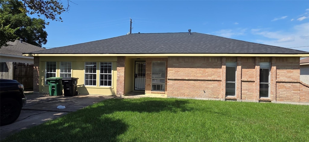 12623 Chiswick Road - Photo 0