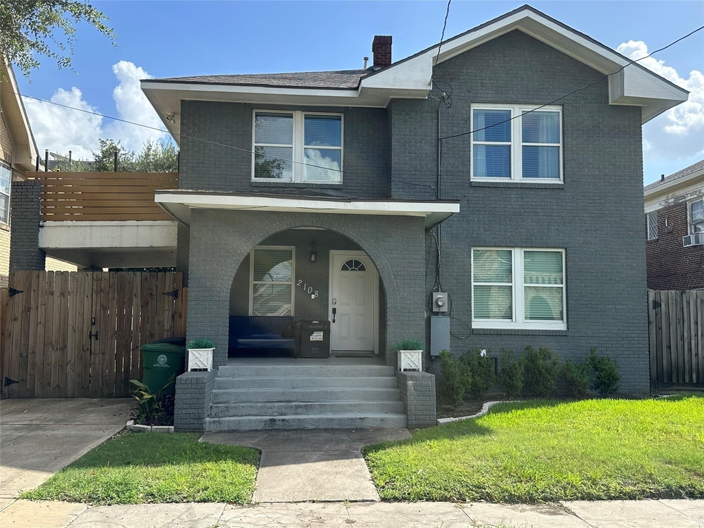 2108 Berry Street - Photo 0