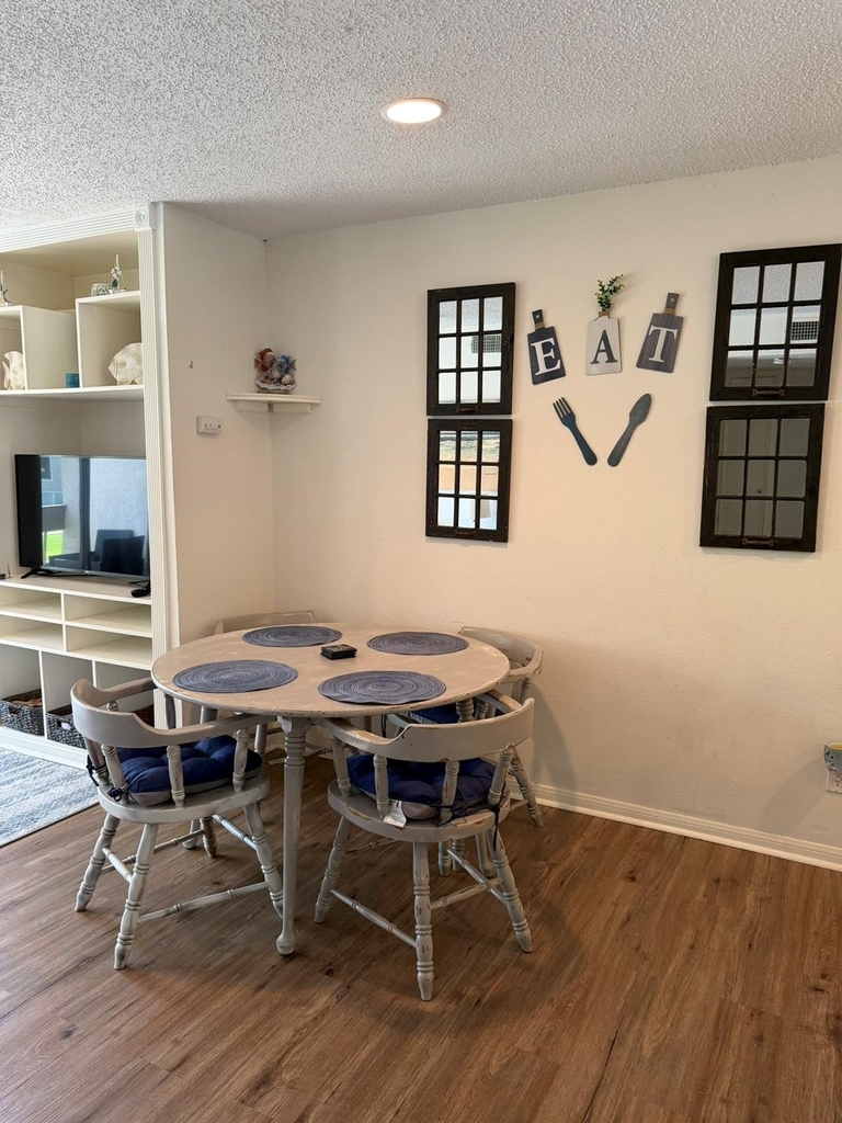 12100 Melville Drive - Photo 3