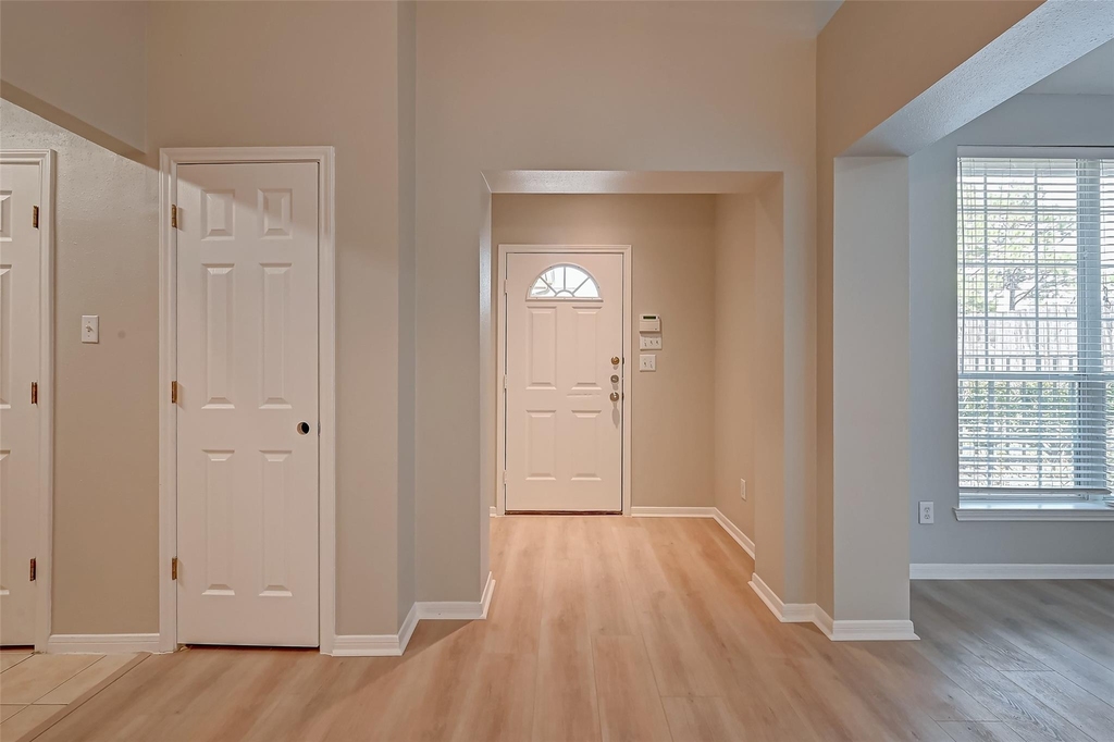 717 Cedarwood - Photo 3