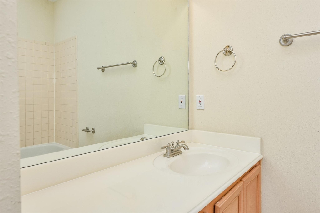 717 Cedarwood - Photo 18