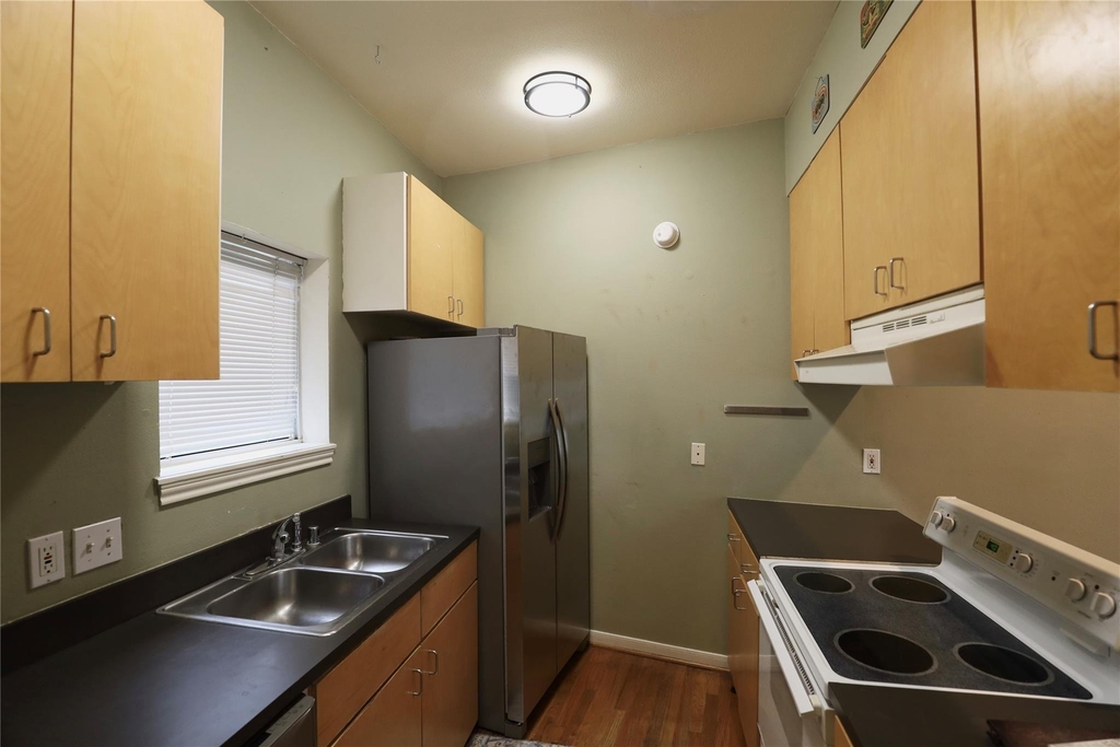404 Rosalie - Photo 3