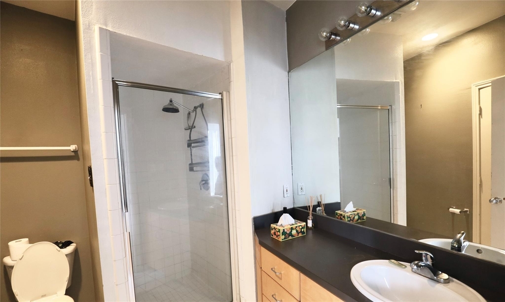 404 Rosalie - Photo 8