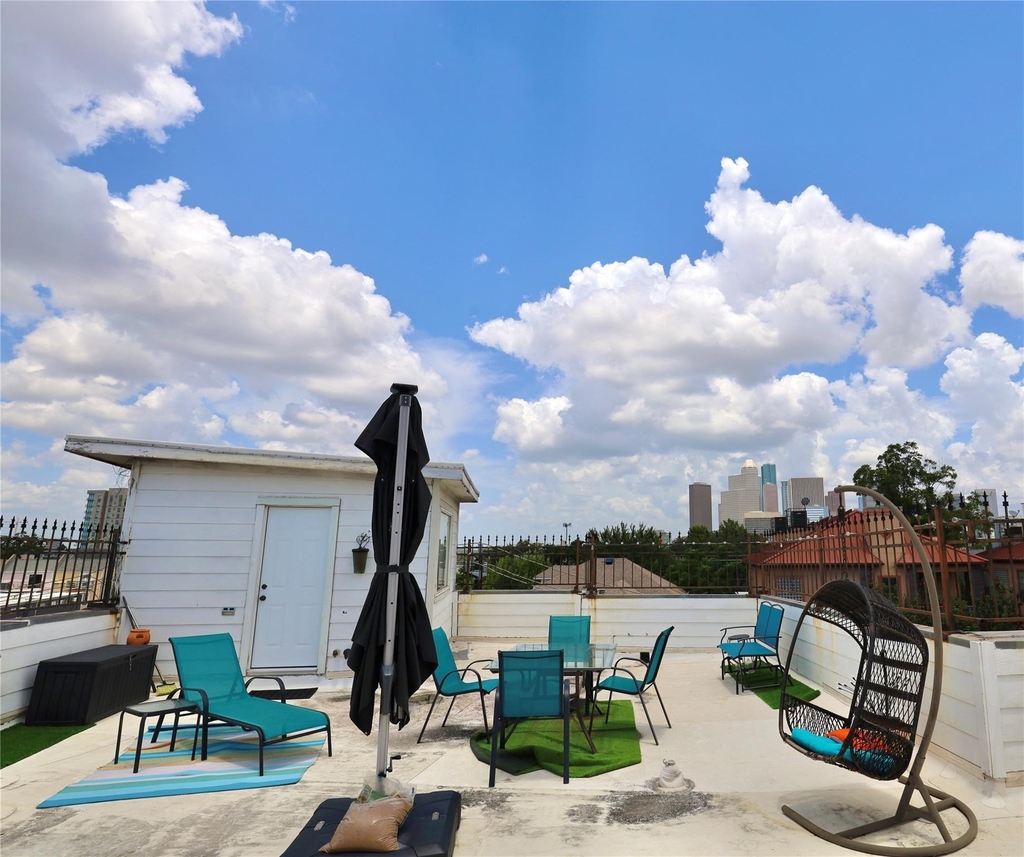 404 Rosalie - Photo 1