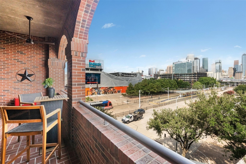 505 Bastrop Street - Photo 1