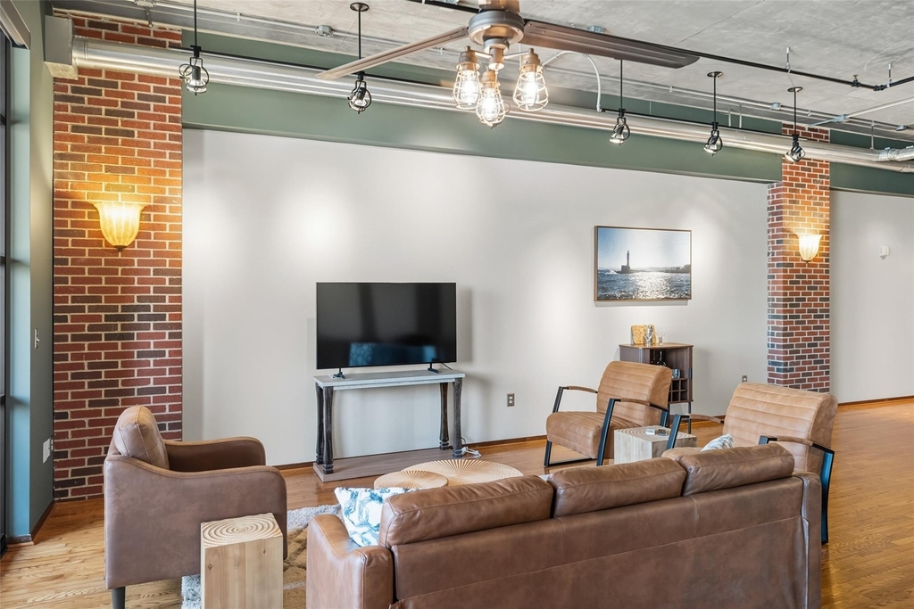 505 Bastrop Street - Photo 12