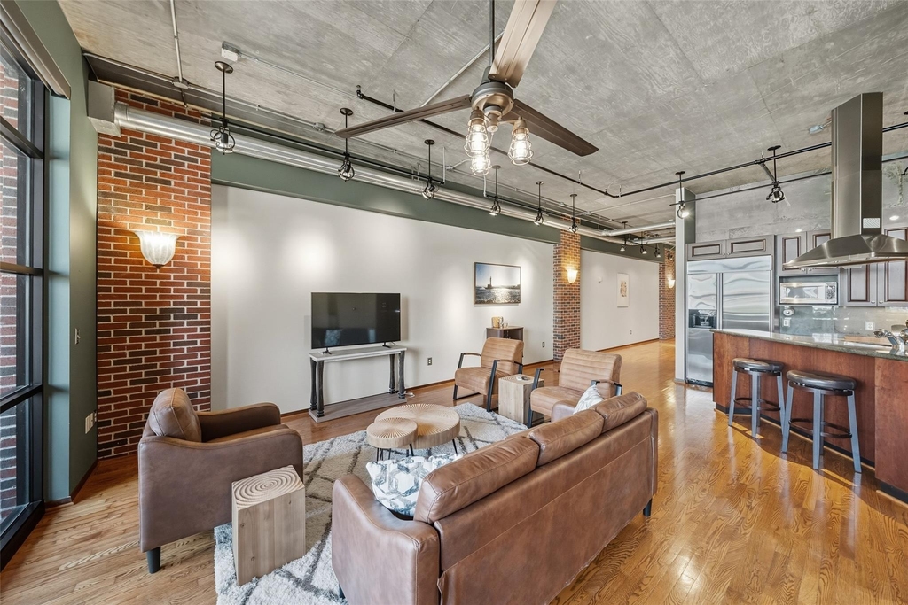 505 Bastrop Street - Photo 10
