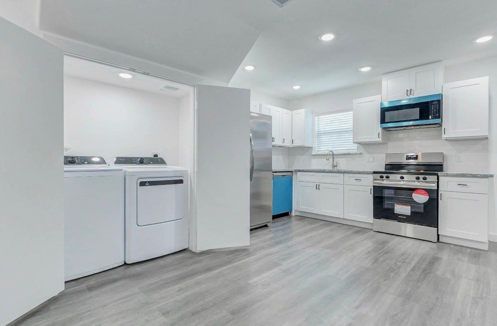 8218 Bigwood Street - Photo 7