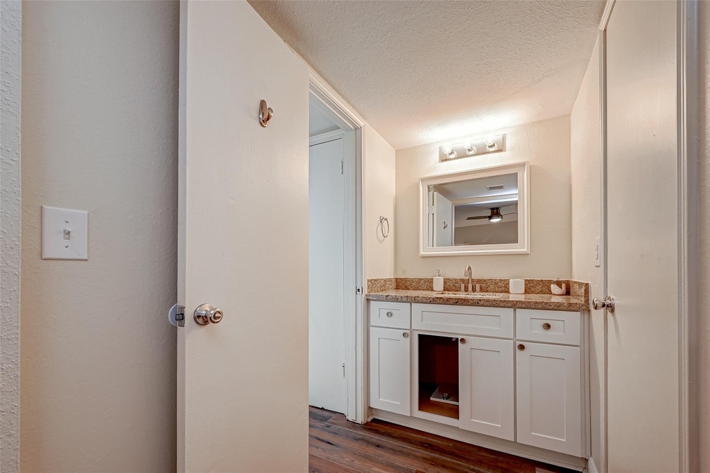 3903 Hermitage Hollow Lane - Photo 37