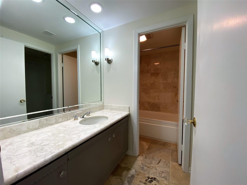 49 Briar Hollow Lane - Photo 16
