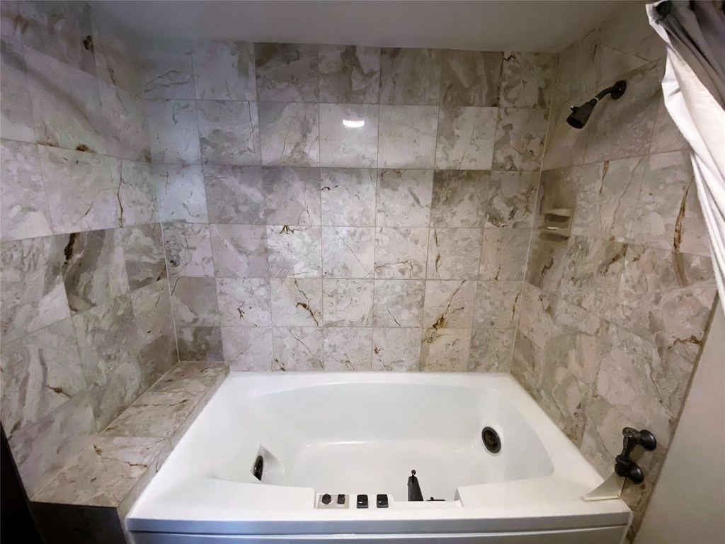 49 Briar Hollow Lane - Photo 17