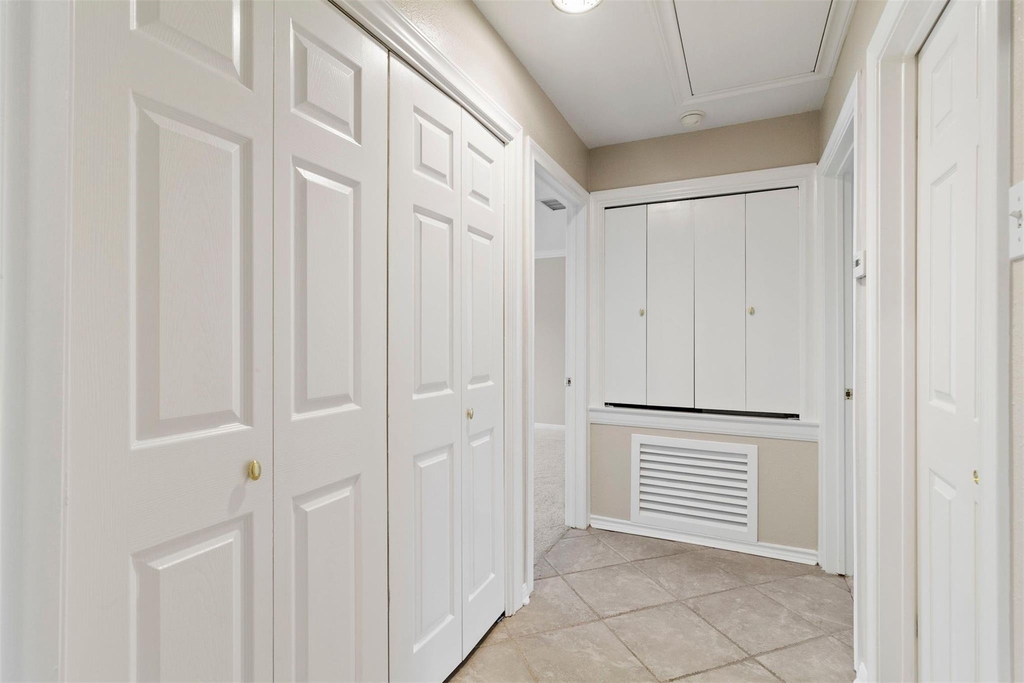 1042 Augusta Drive - Photo 12