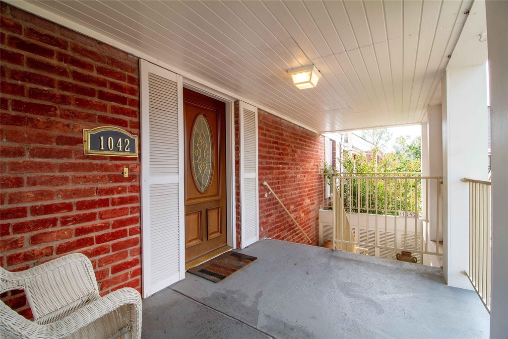 1042 Augusta Drive - Photo 23