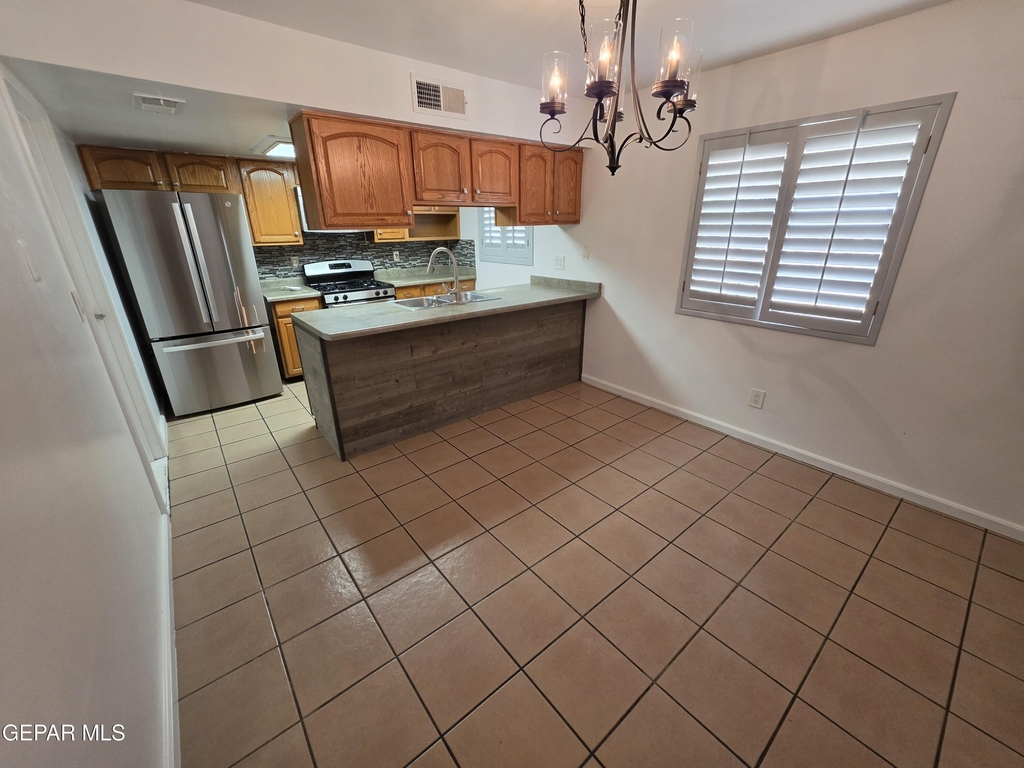 11229 Pony Soldier Avenue - Photo 2