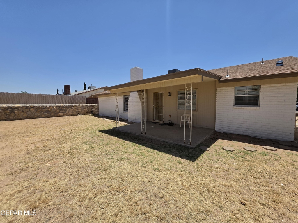 11229 Pony Soldier Avenue - Photo 16