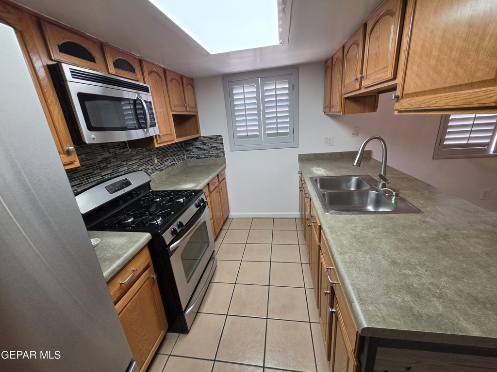 11229 Pony Soldier Avenue - Photo 3