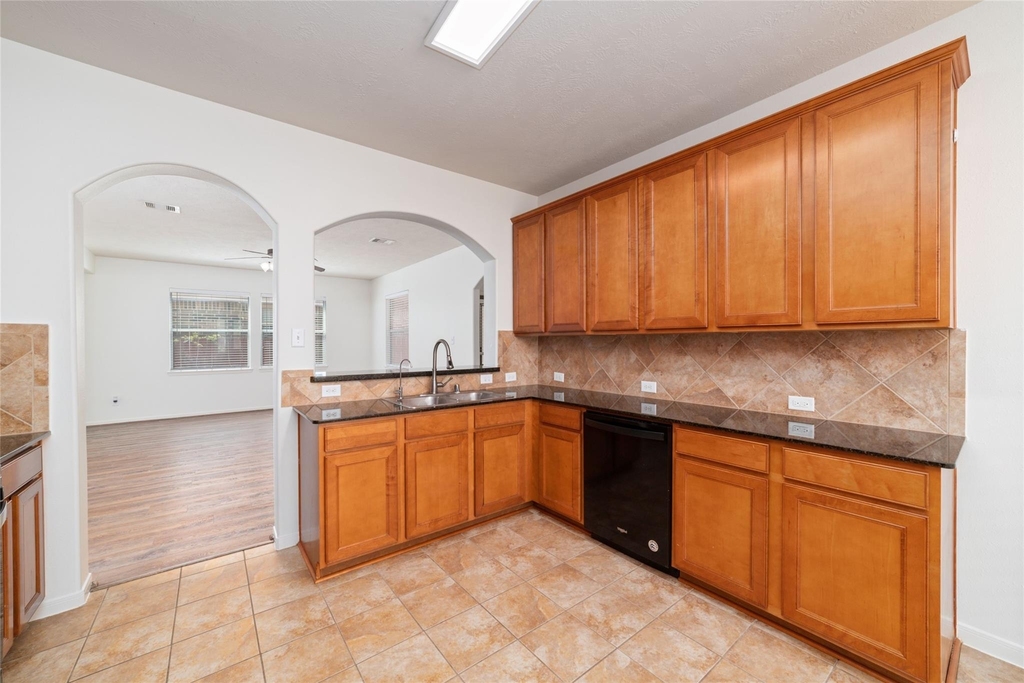 8914 Parlin Ridge Drive - Photo 9
