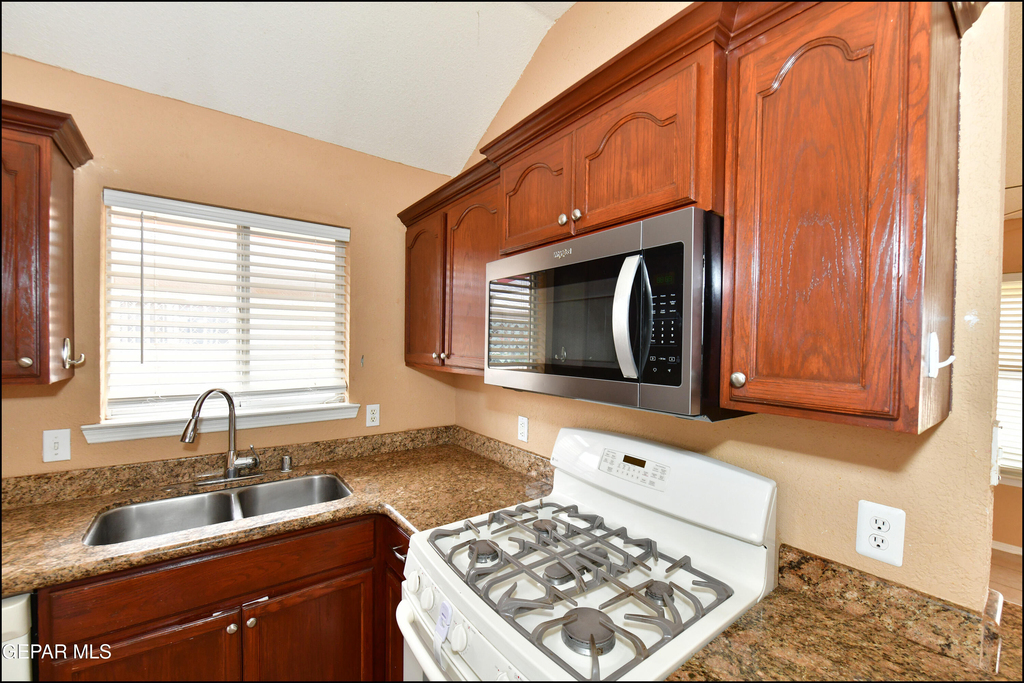 7737 Plaza Azul Road - Photo 13