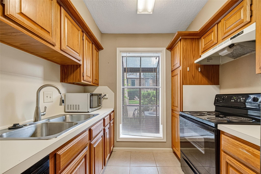 1311 Antoine Drive - Photo 19