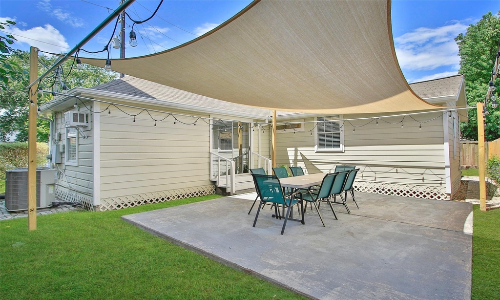 1518 Sabine Street - Photo 37