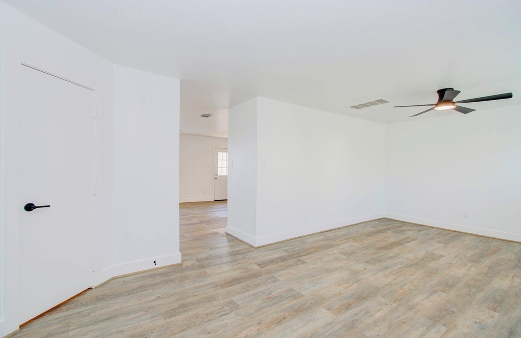 6117 Settlers Square Lane - Photo 3