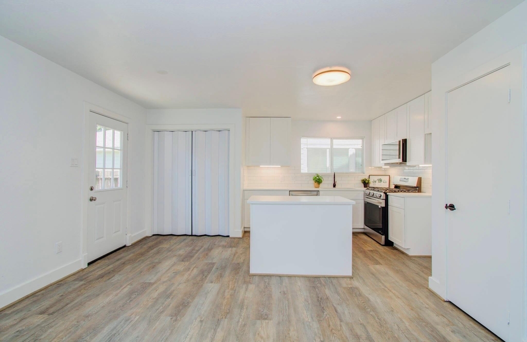 6117 Settlers Square Lane - Photo 21